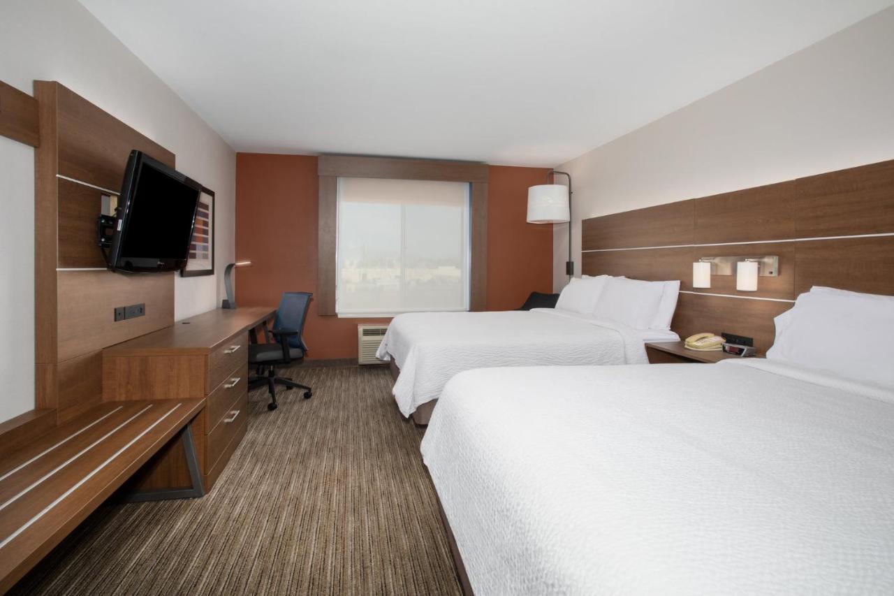 Express & By Ihg 3*
