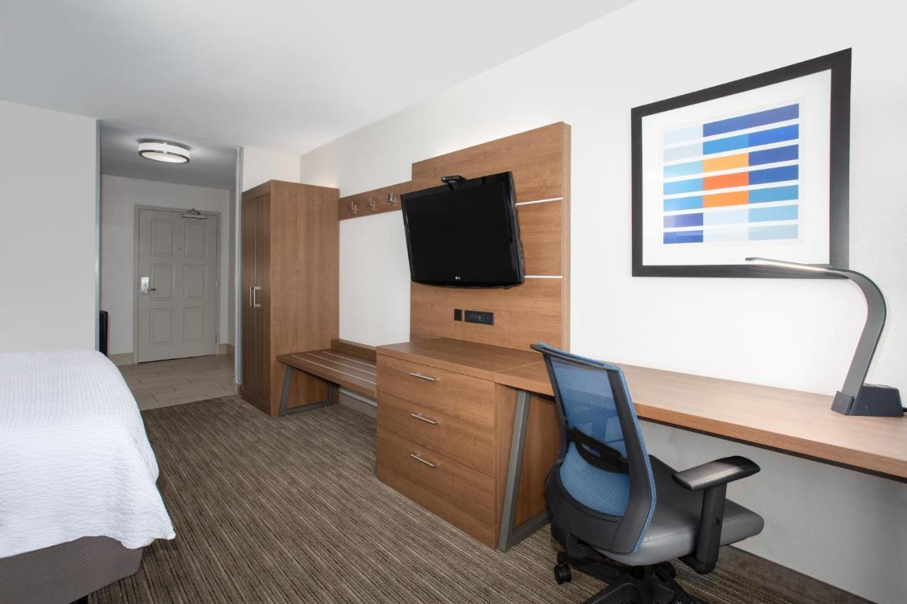 Express & By Ihg Hotel