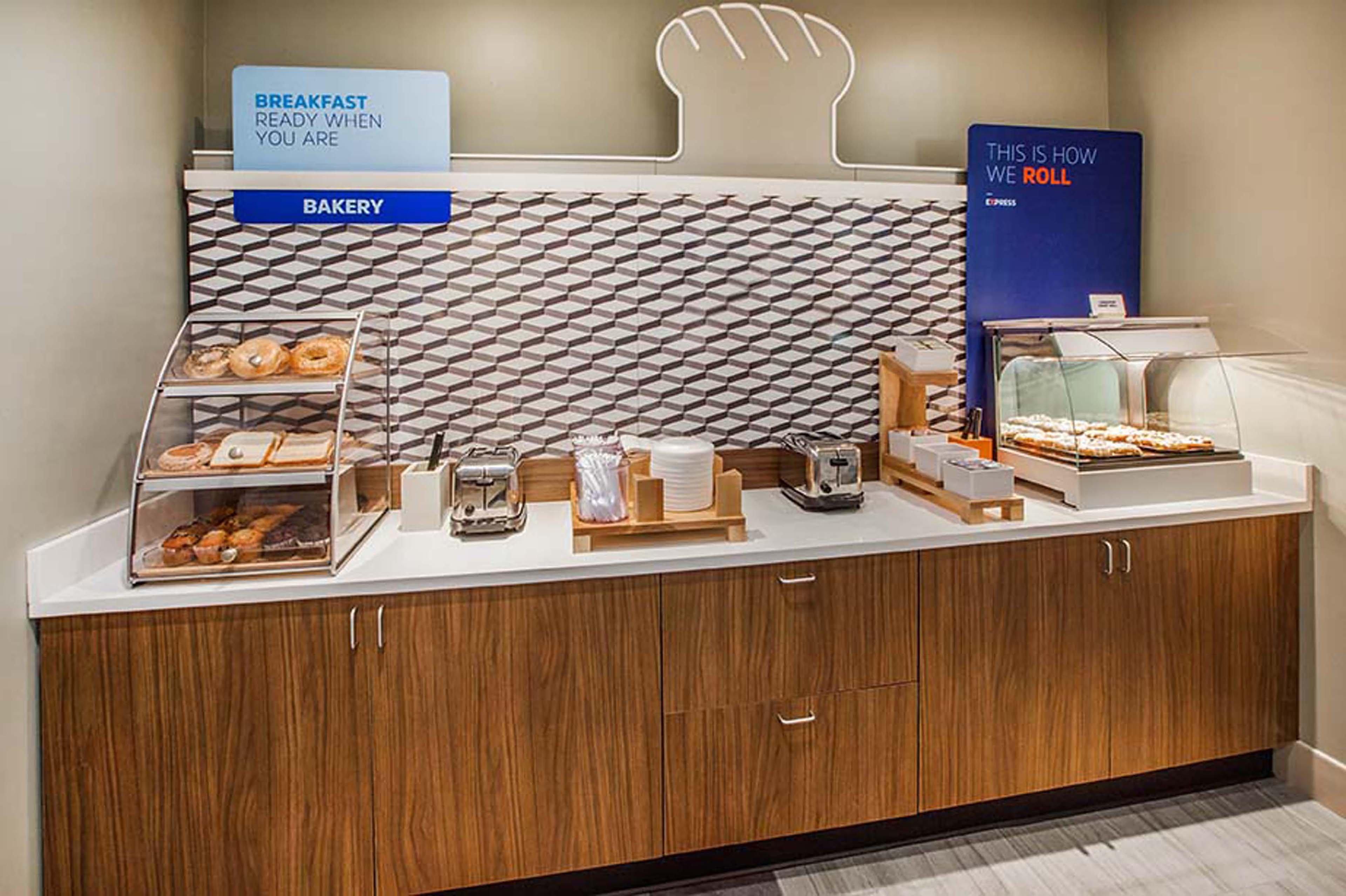 Express & By Ihg 3* Tucson
